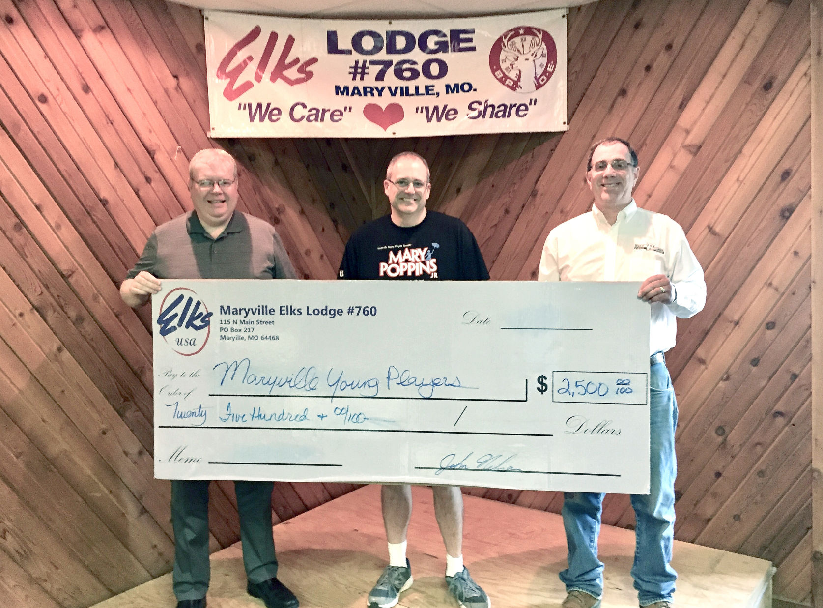 Elks donate to Maryville Young Players